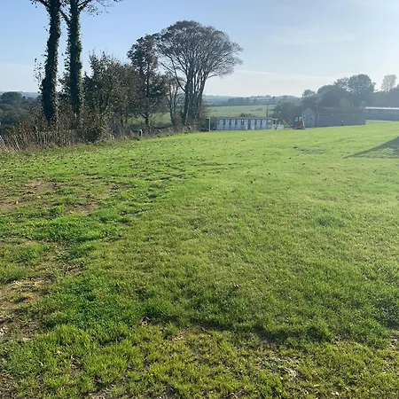 19 The Maples * Grampound